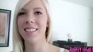 Bibi Jones cabalgando sobre una polla en POV